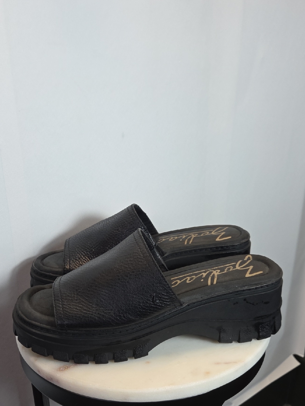 Zodiac Womens Black Leather Platform Slides Size 11